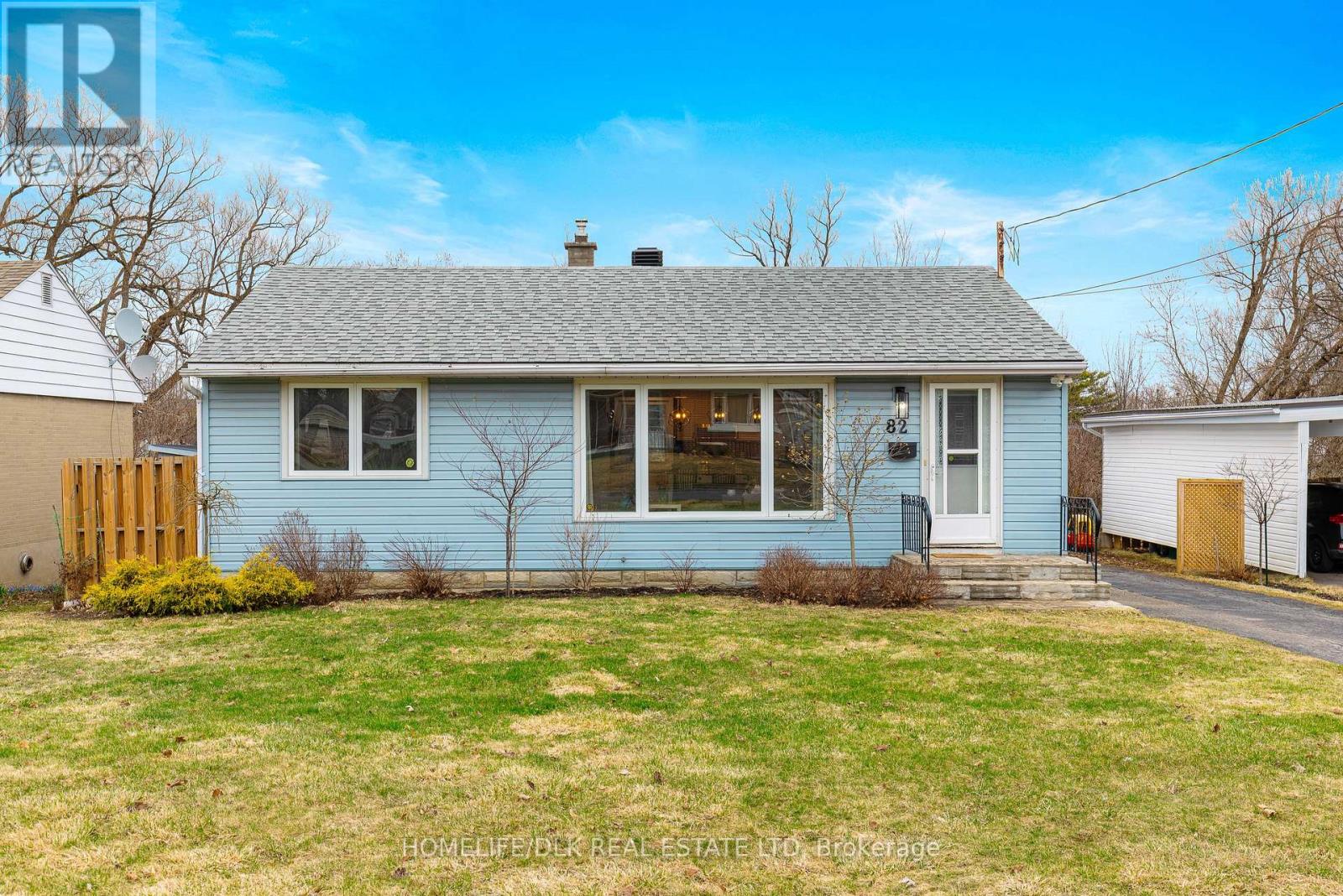 82 BROOKVIEW CRESCENT