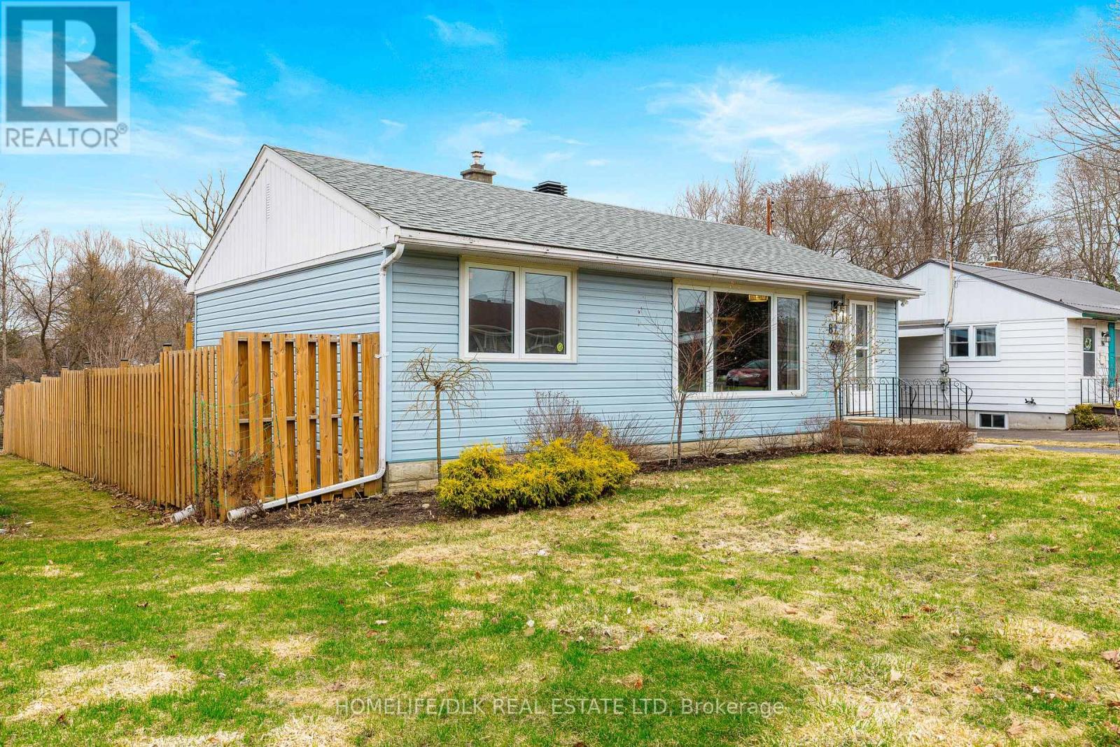 82 BROOKVIEW CRESCENT - 2