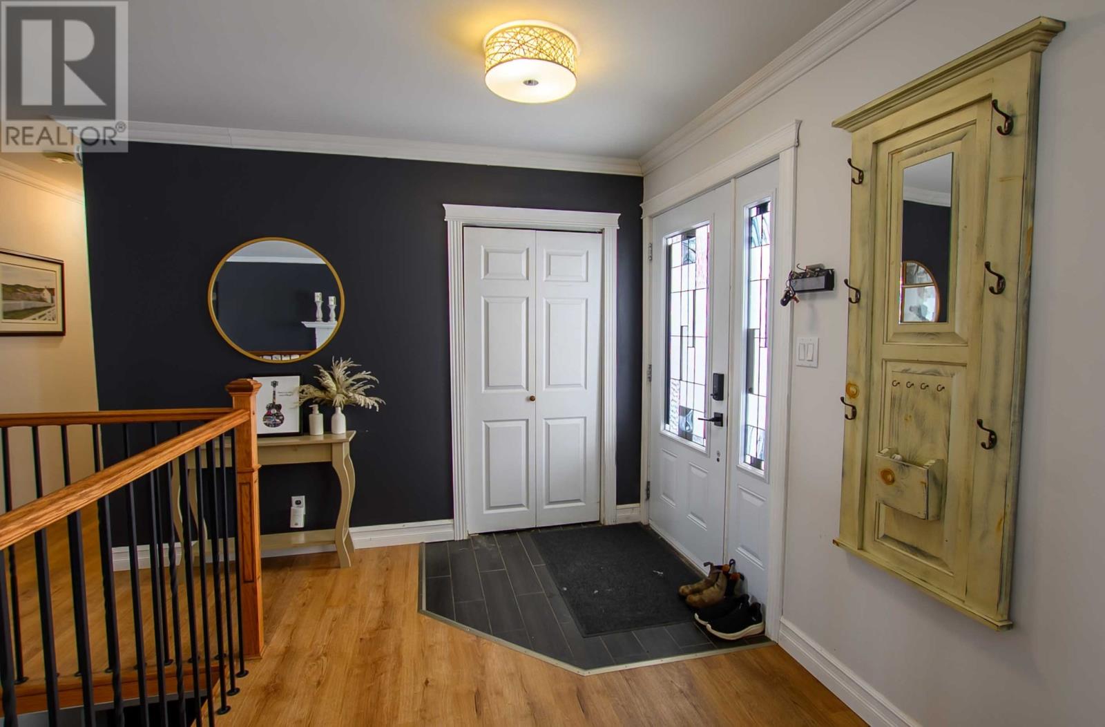 401 Lakeside Drive — photo 10