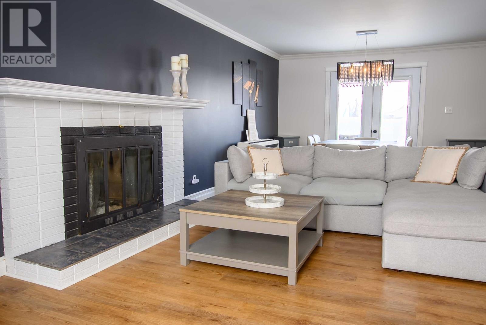 401 Lakeside Drive — photo 13