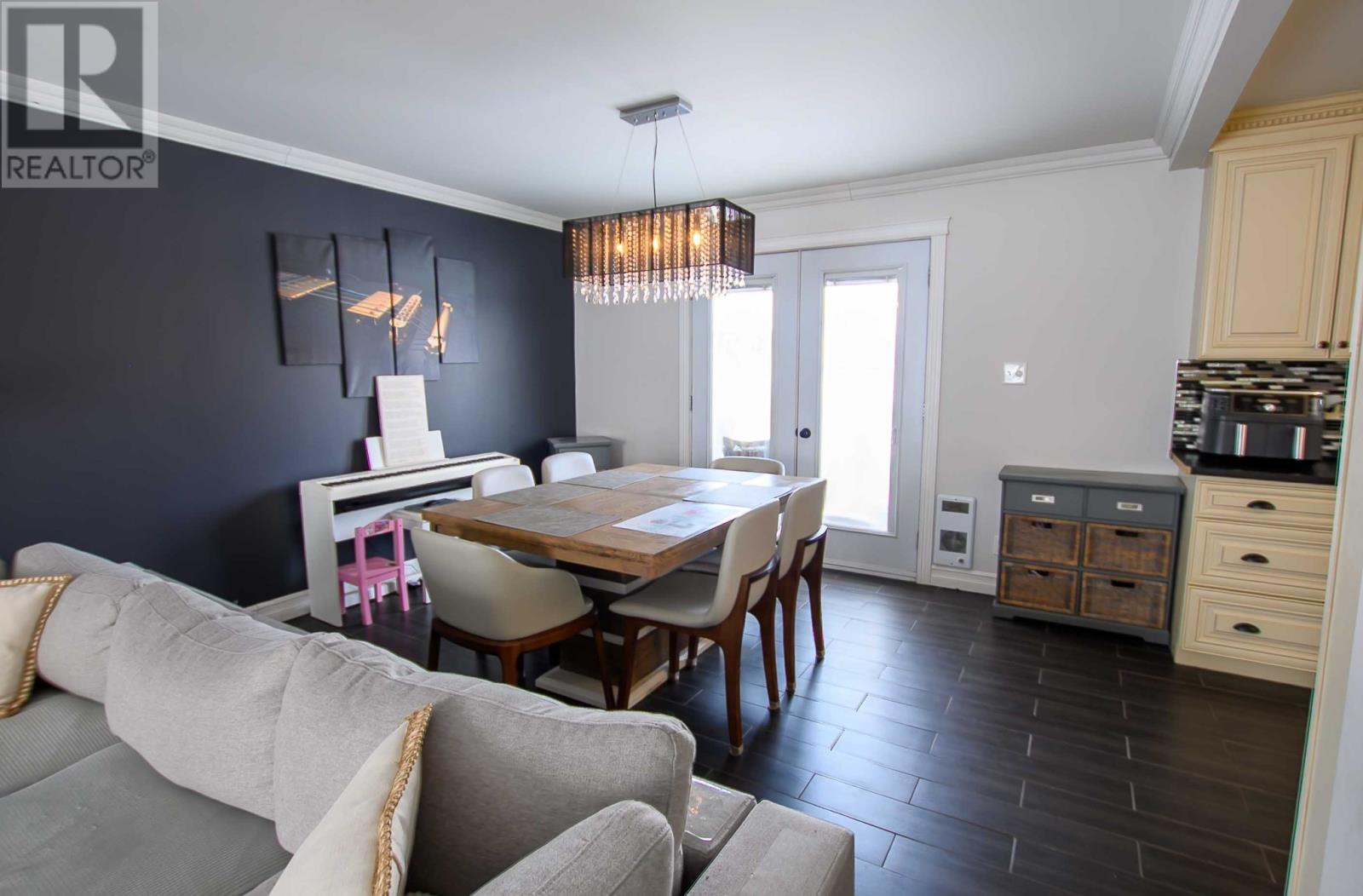 401 Lakeside Drive — photo 18