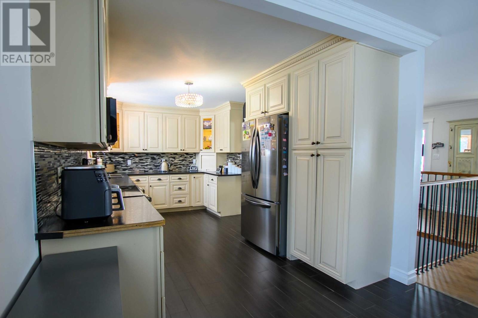 401 Lakeside Drive — photo 26