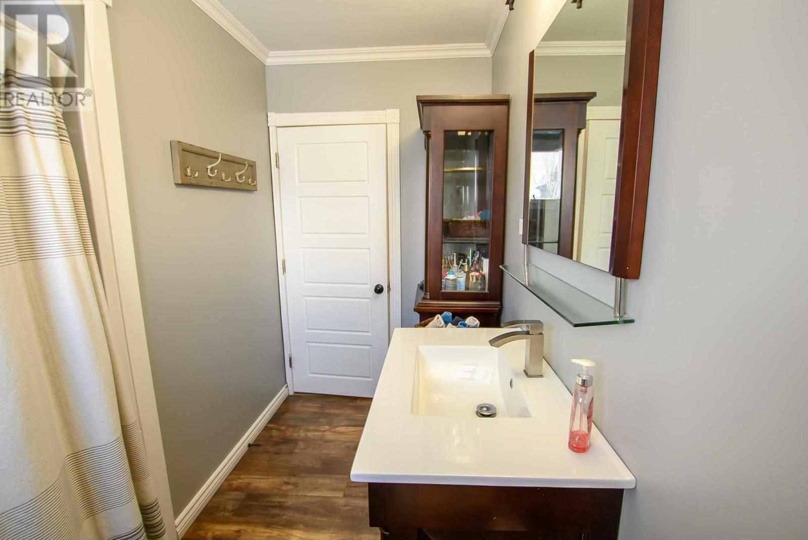 401 Lakeside Drive — photo 31