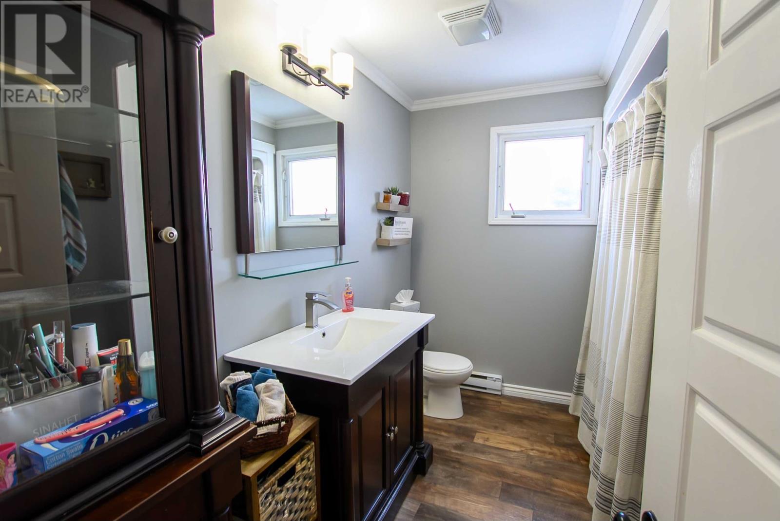 401 Lakeside Drive — photo 32