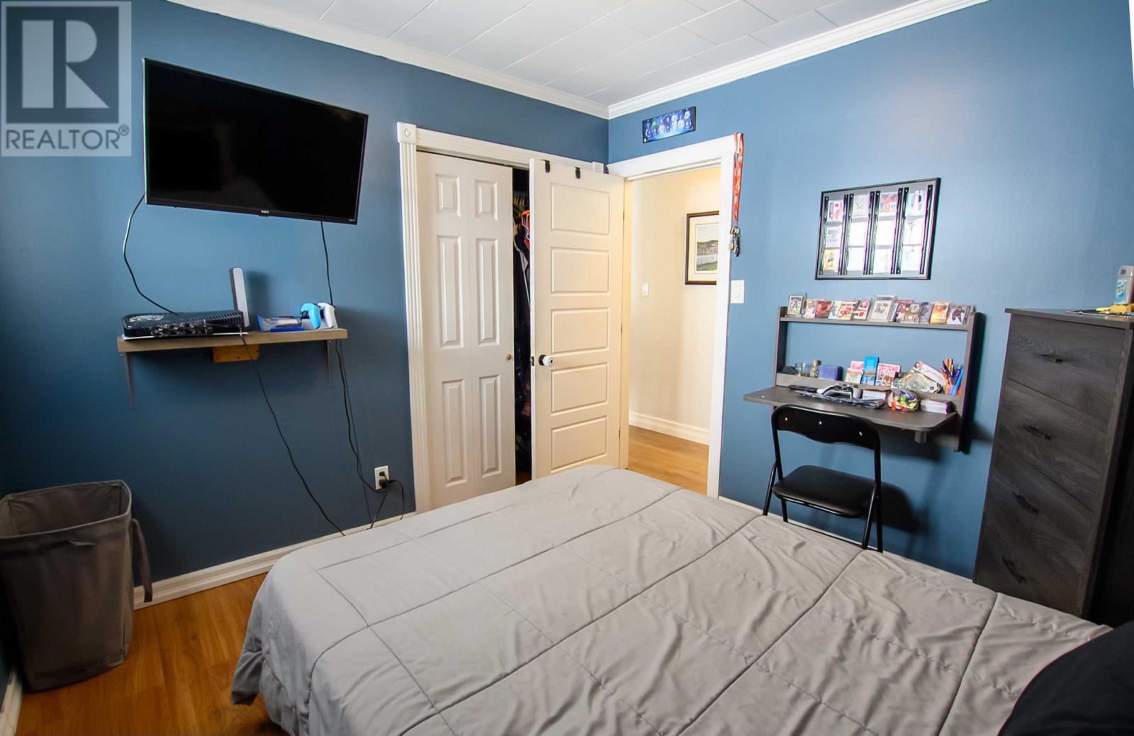 401 Lakeside Drive — photo 39