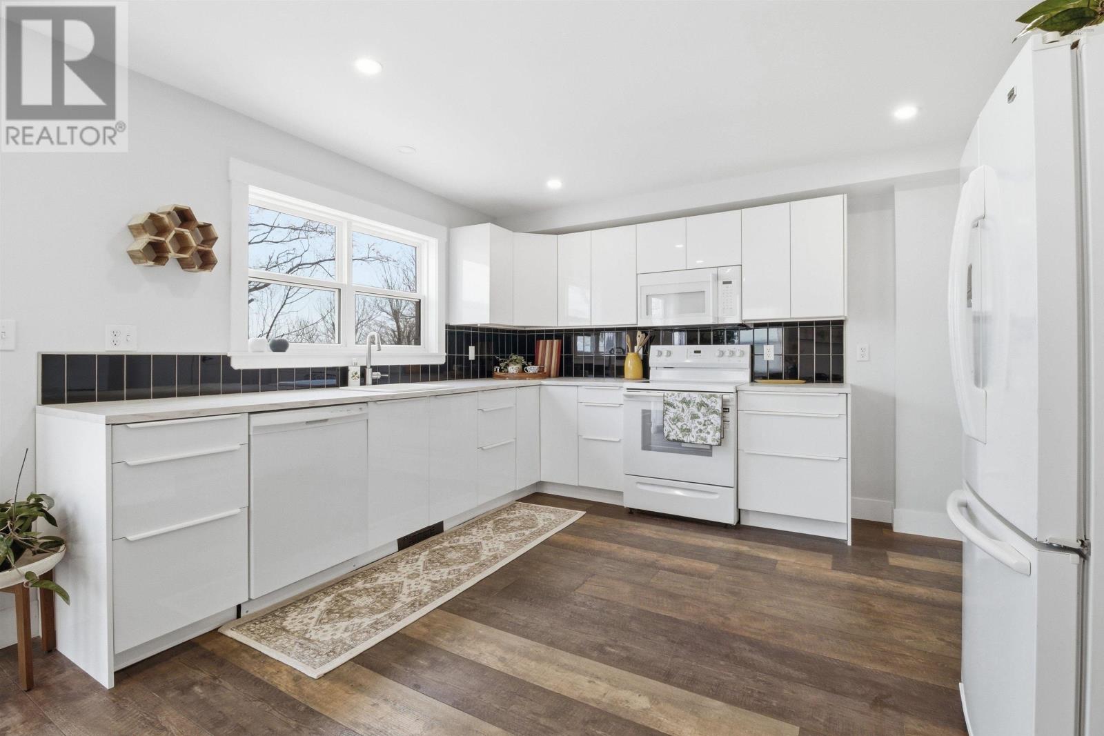 Property 11 of 43 of 78 Joffre Street