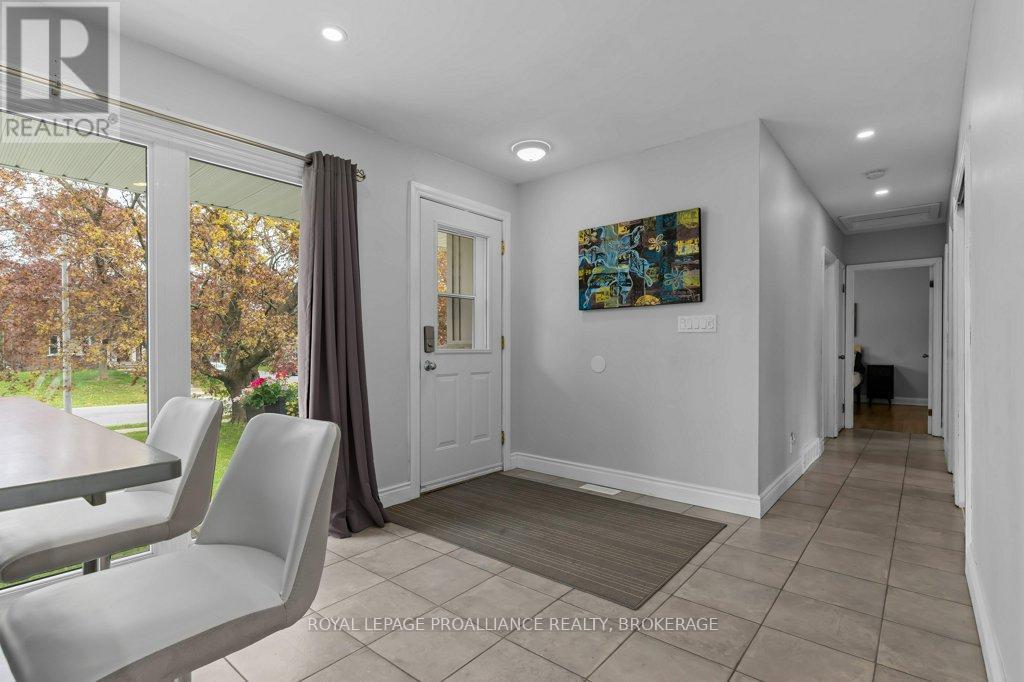 168 AVENUE ROAD — photo 3