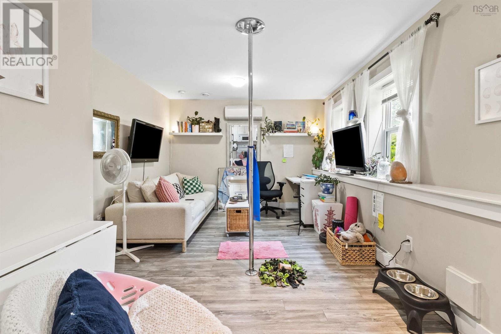 Property 14 of 48 of 17 Chadwick Street