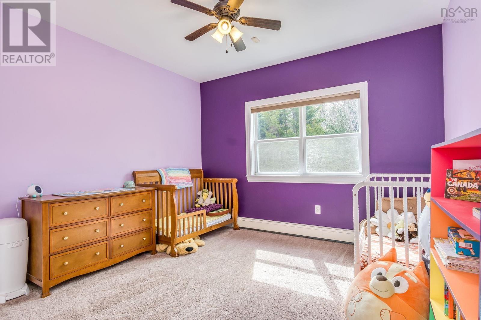 Property 24 of 45 of 86 Sloane Court