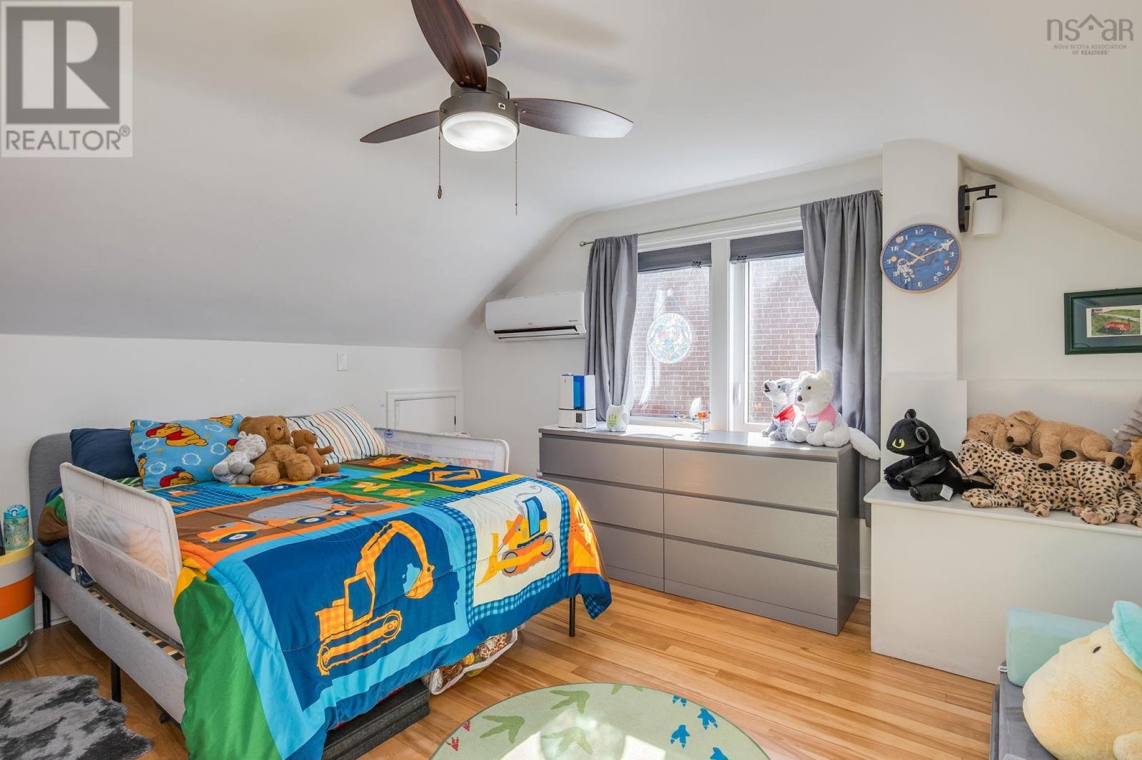 Property 26 of 50 of 3160 Veith Street