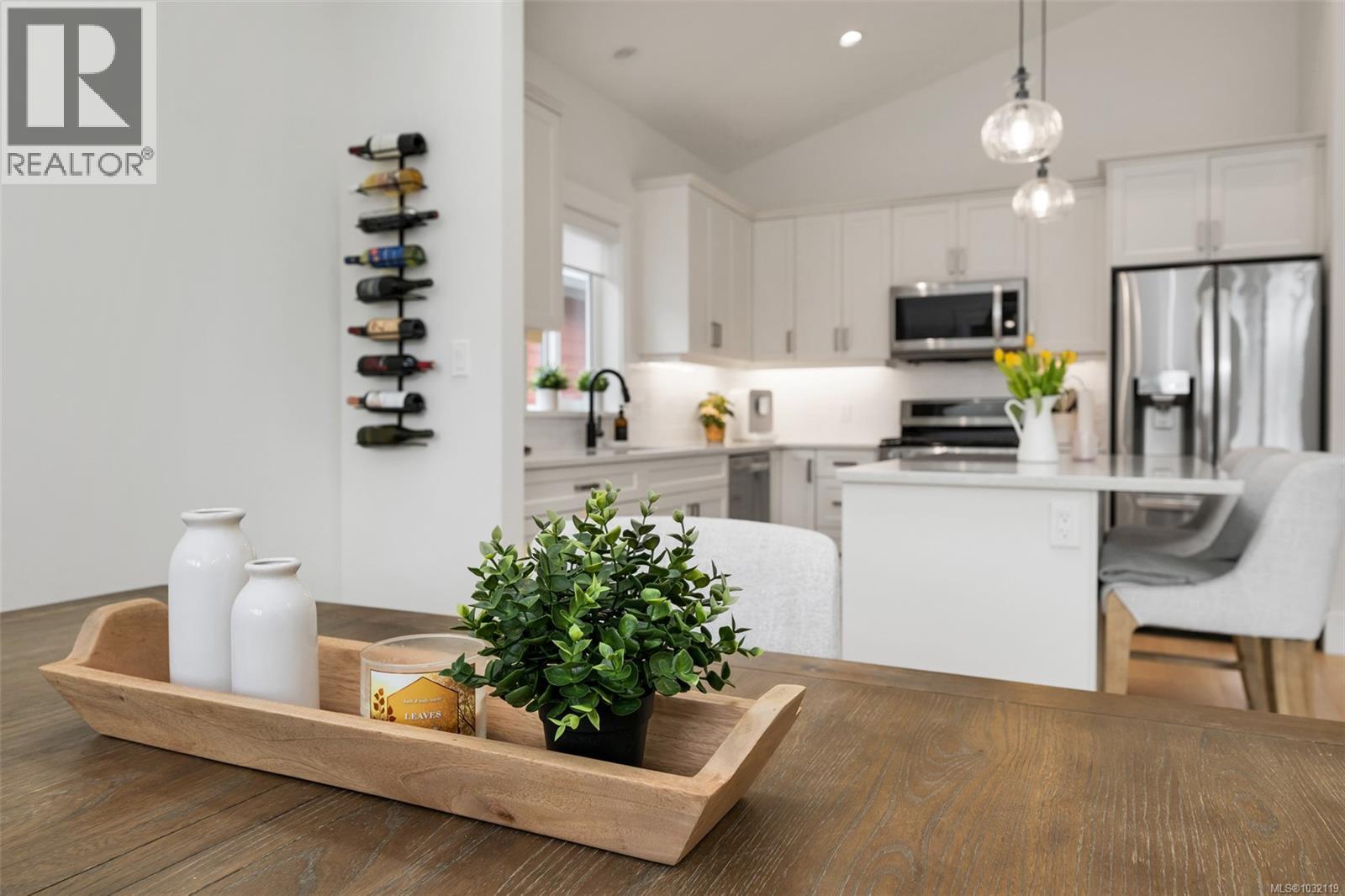 302 EDGEWOOD CRES - 18