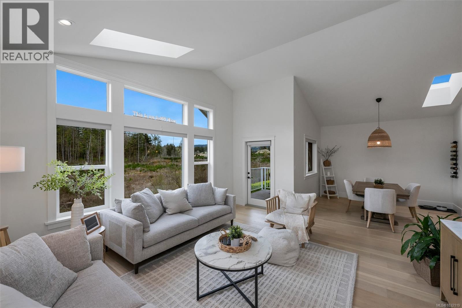 302 EDGEWOOD CRES - 22