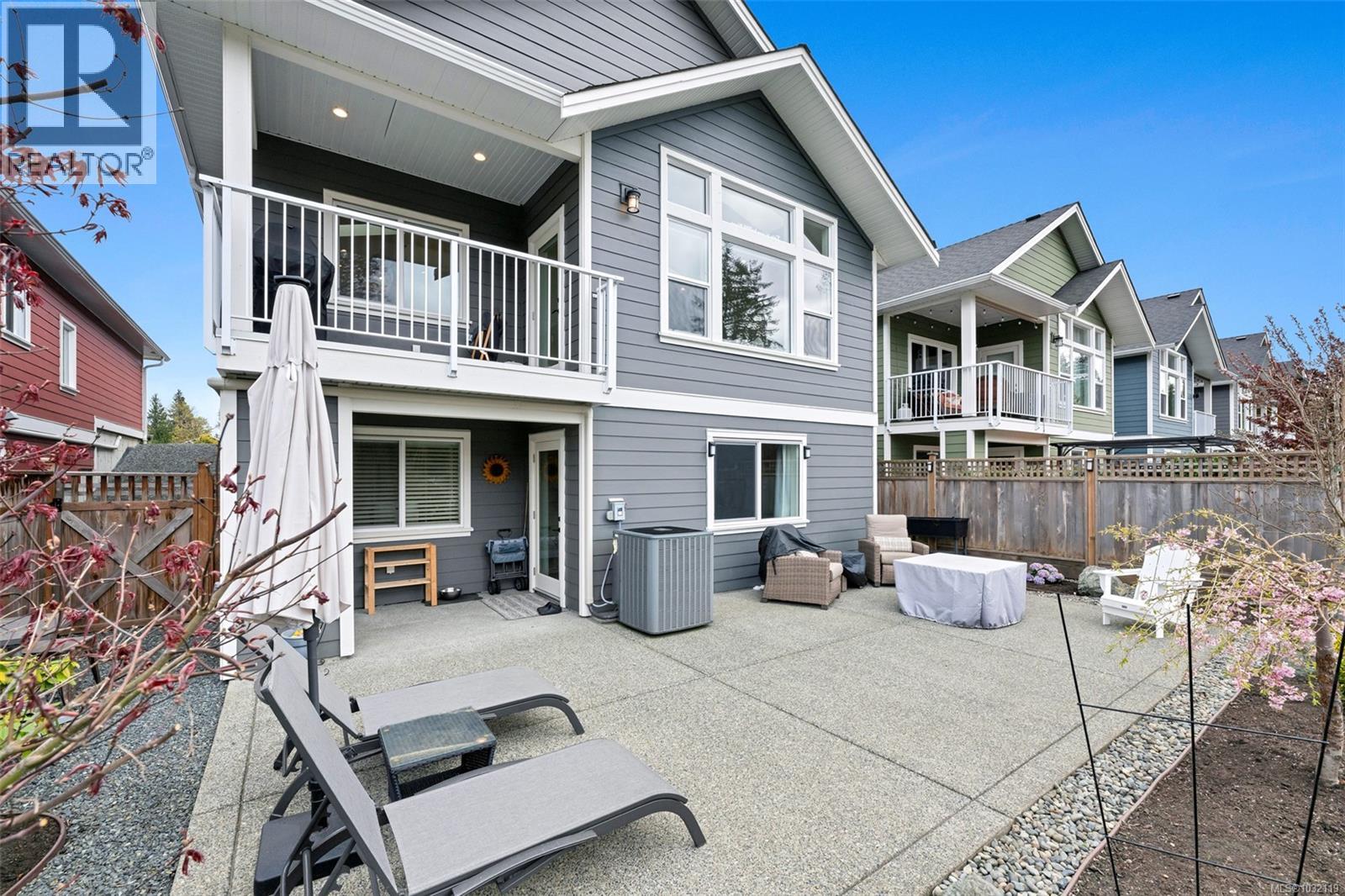 302 EDGEWOOD CRES - 41