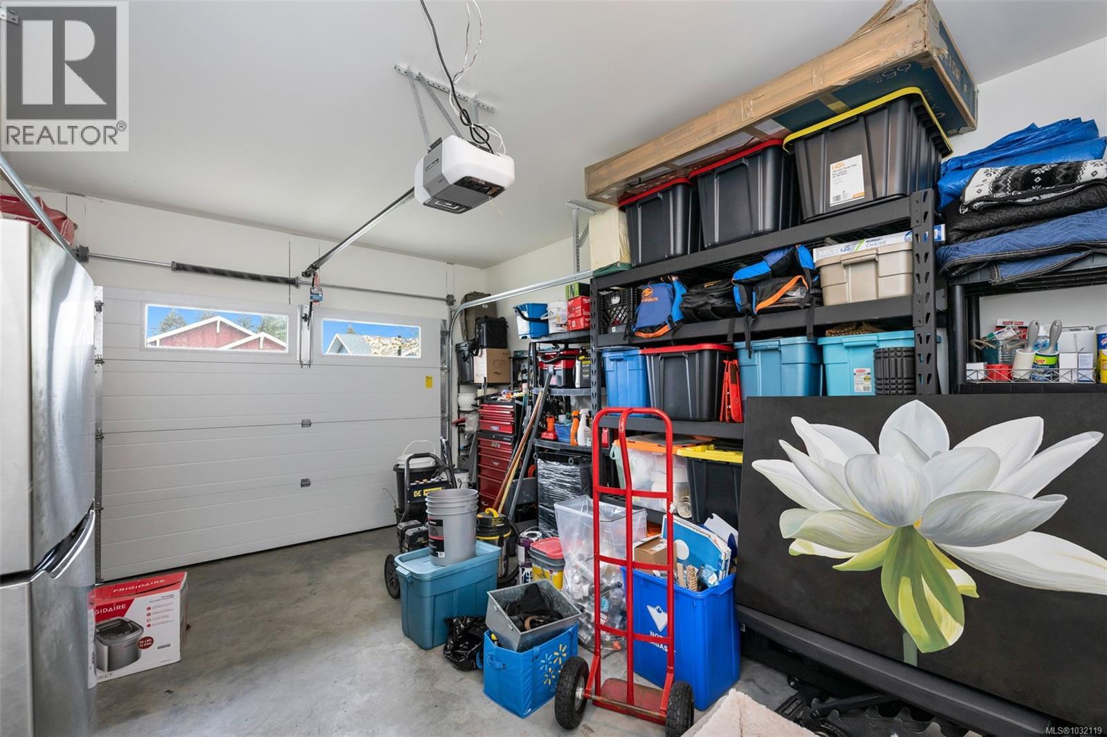 302 EDGEWOOD CRES - 52