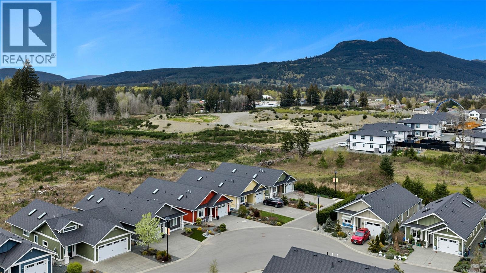 302 EDGEWOOD CRES - 54