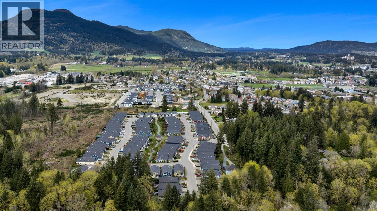 302 EDGEWOOD CRES - 56