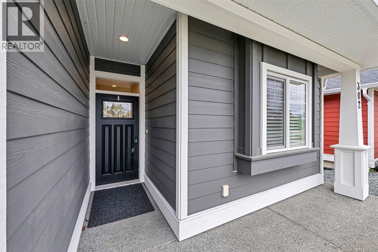 302 EDGEWOOD CRES - 6