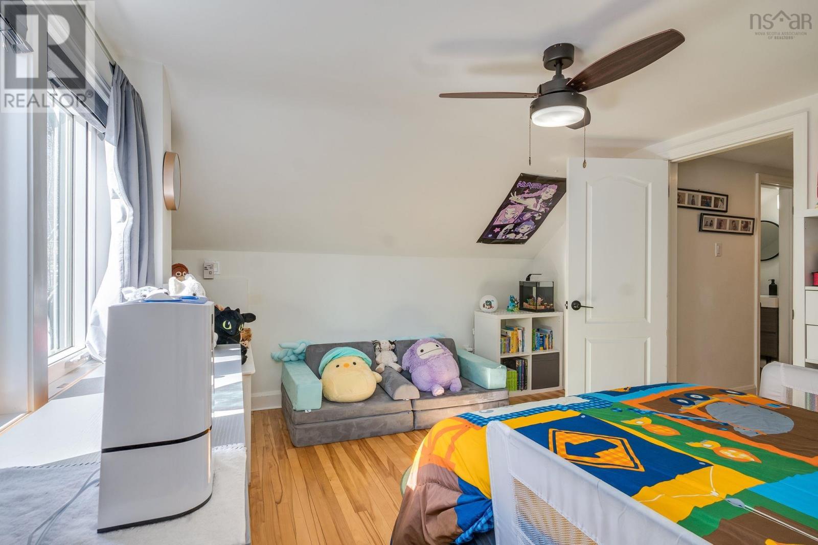 Property 27 of 50 of 3160 Veith Street