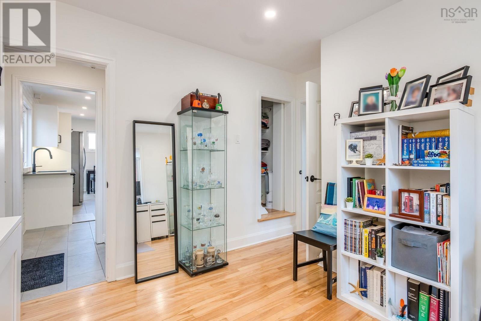 Property 18 of 50 of 3160 Veith Street