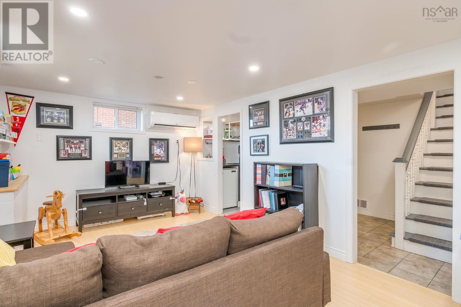 Property 30 of 50 of 3160 Veith Street