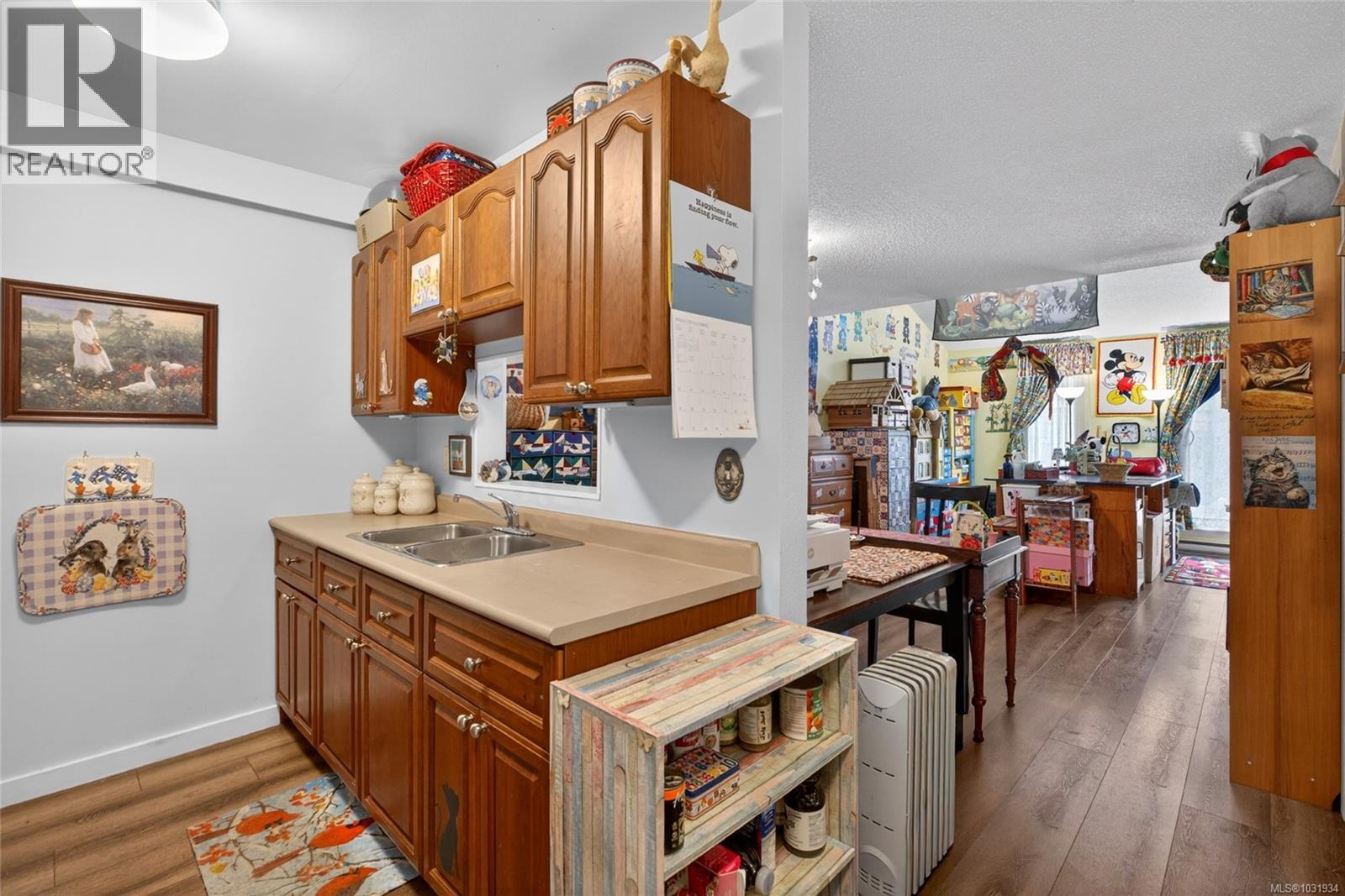 #9 9130 GRANVILLE ST - 15