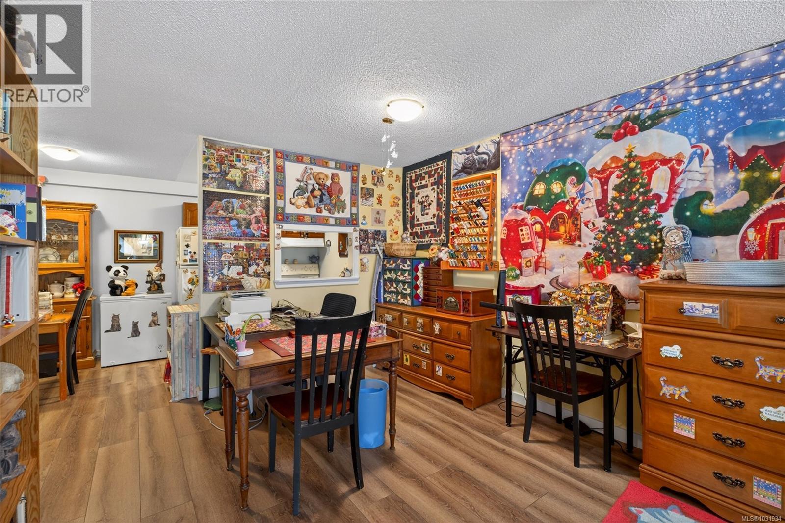 #9 9130 GRANVILLE ST - 16