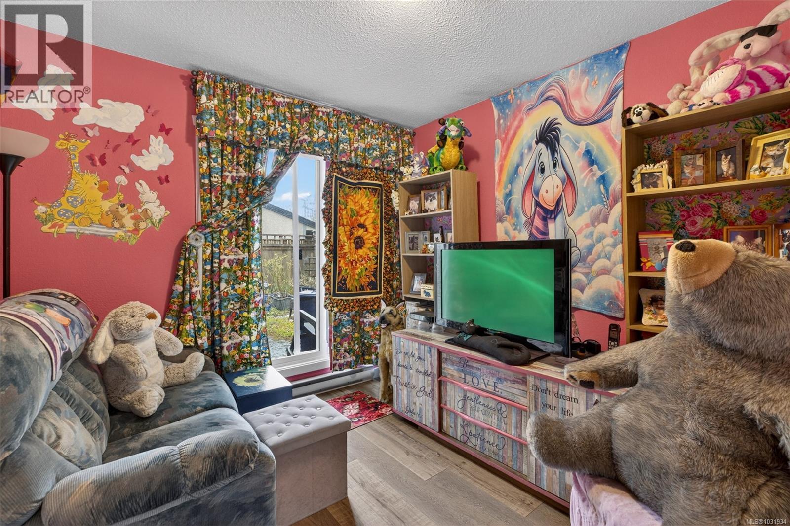 #9 9130 GRANVILLE ST - 22