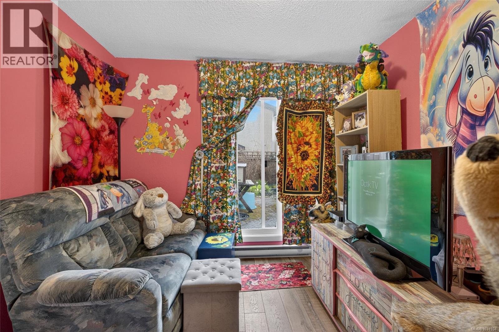 #9 9130 GRANVILLE ST - 23