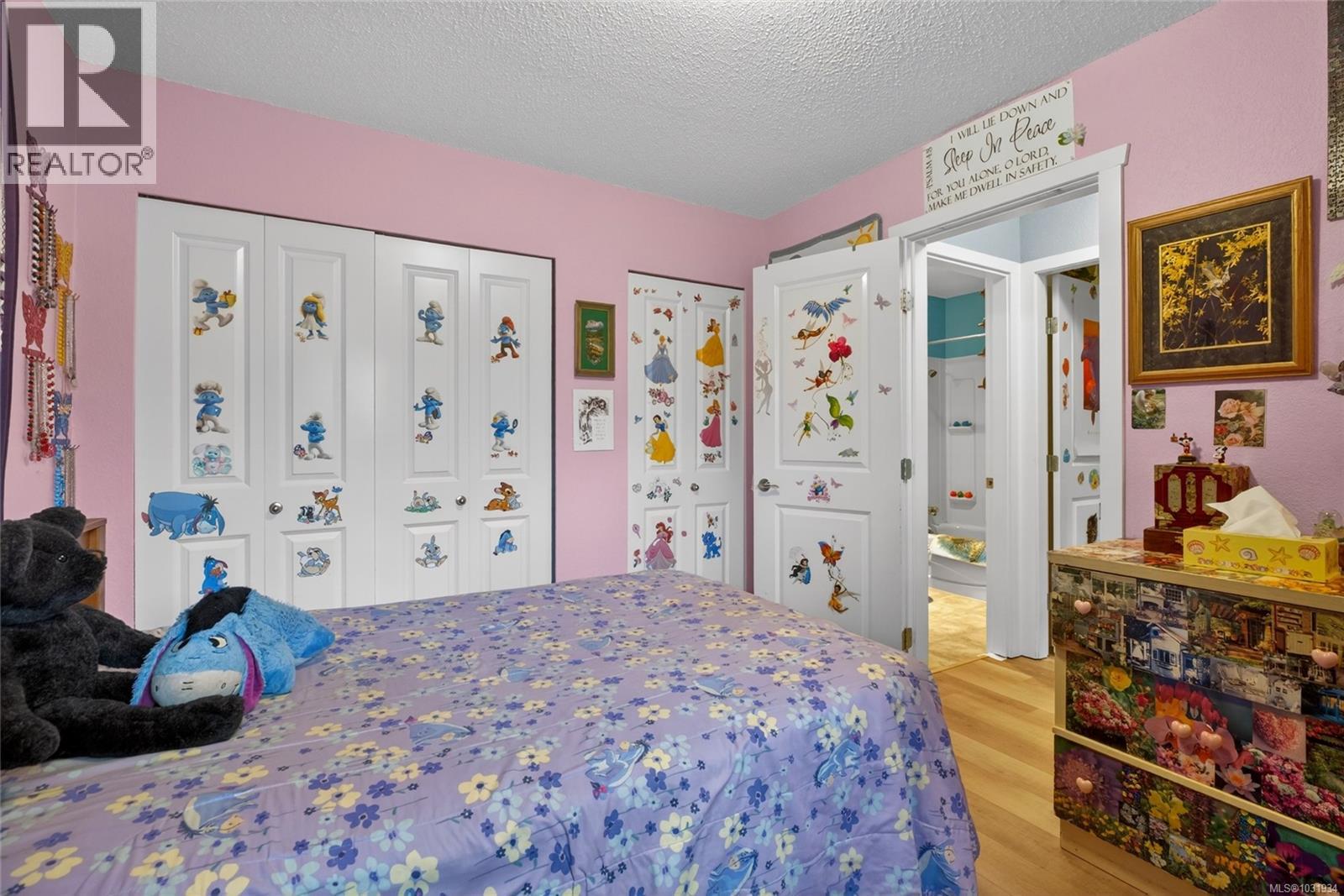 #9 9130 GRANVILLE ST - 31