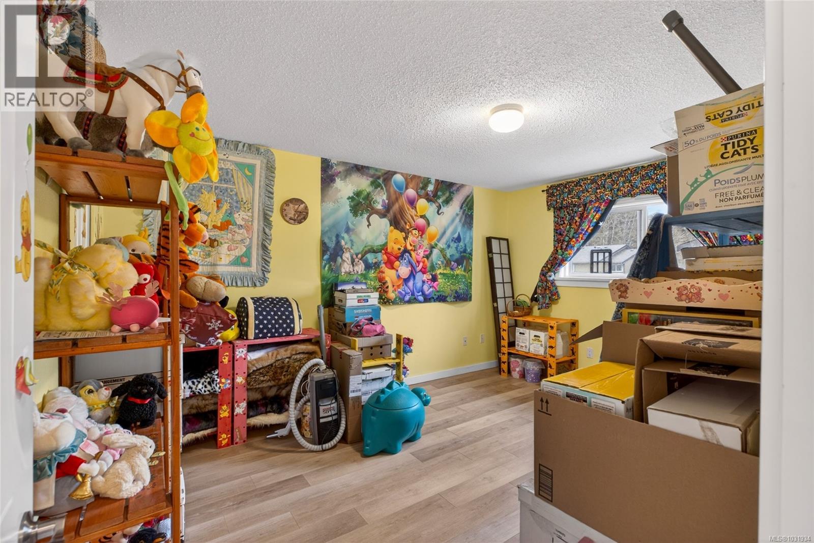 #9 9130 GRANVILLE ST - 33