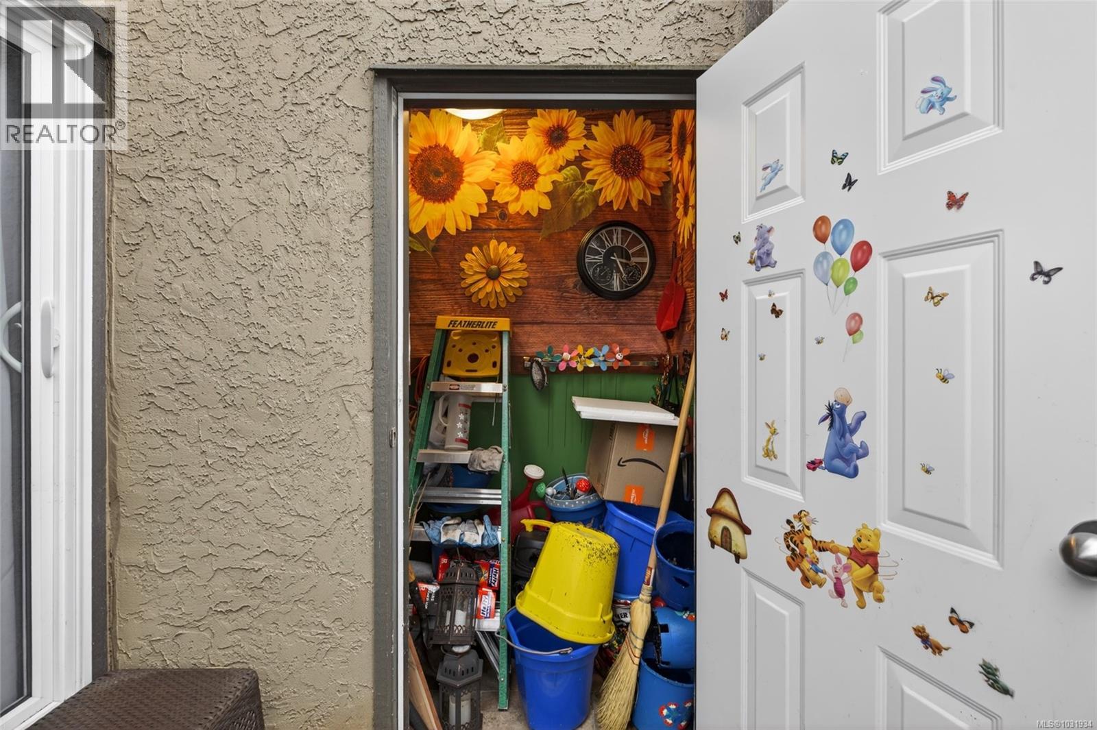 #9 9130 GRANVILLE ST - 37