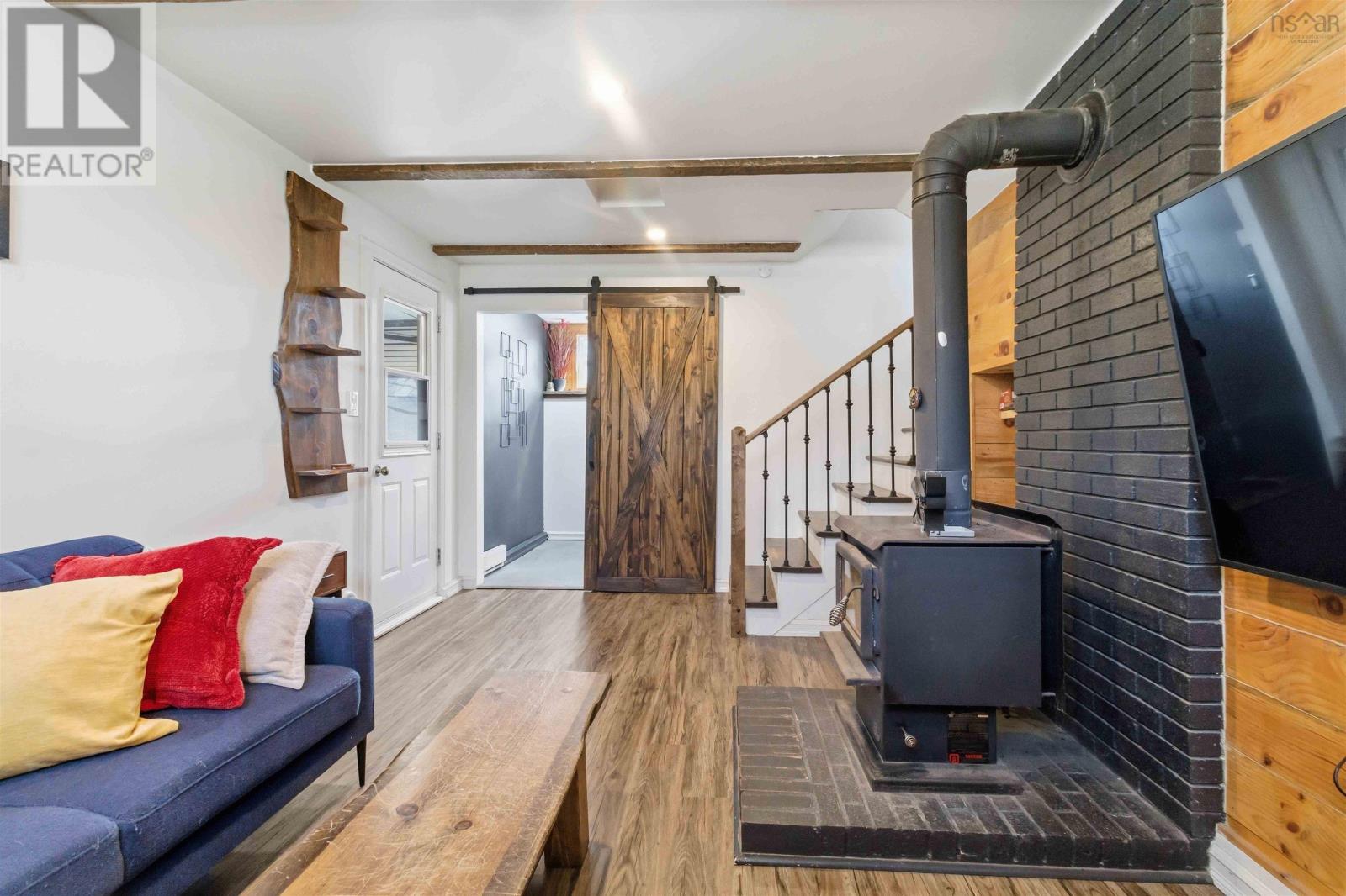 Property 32 of 49 of 1615 Highway 331