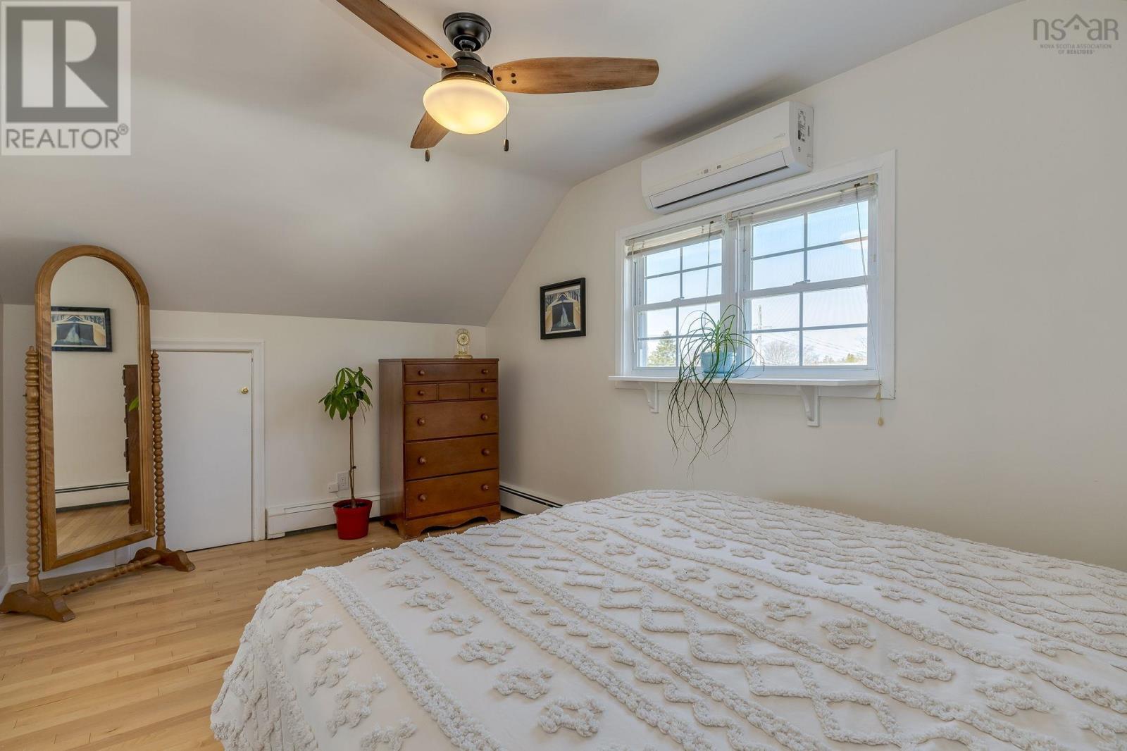 Property 22 of 45 of 18 Devon Crescent