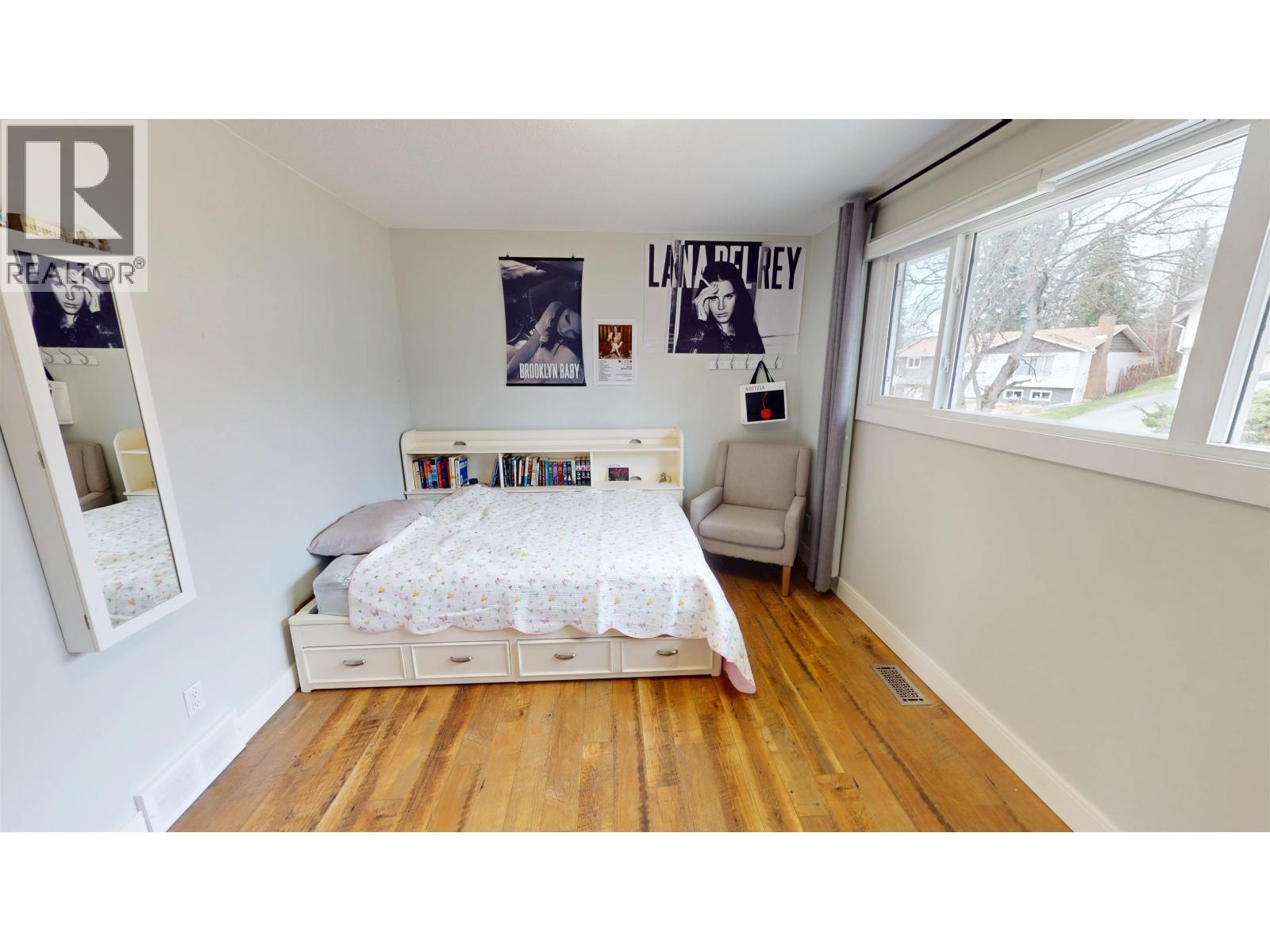 140 LEONARD STREET - 19