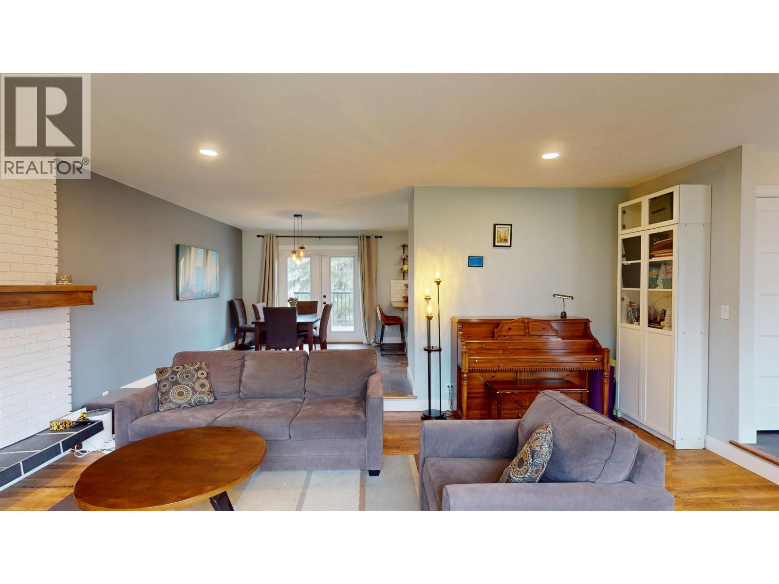 140 LEONARD STREET - 4