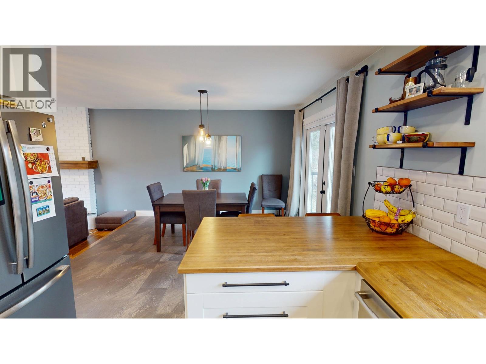 140 LEONARD STREET - 9