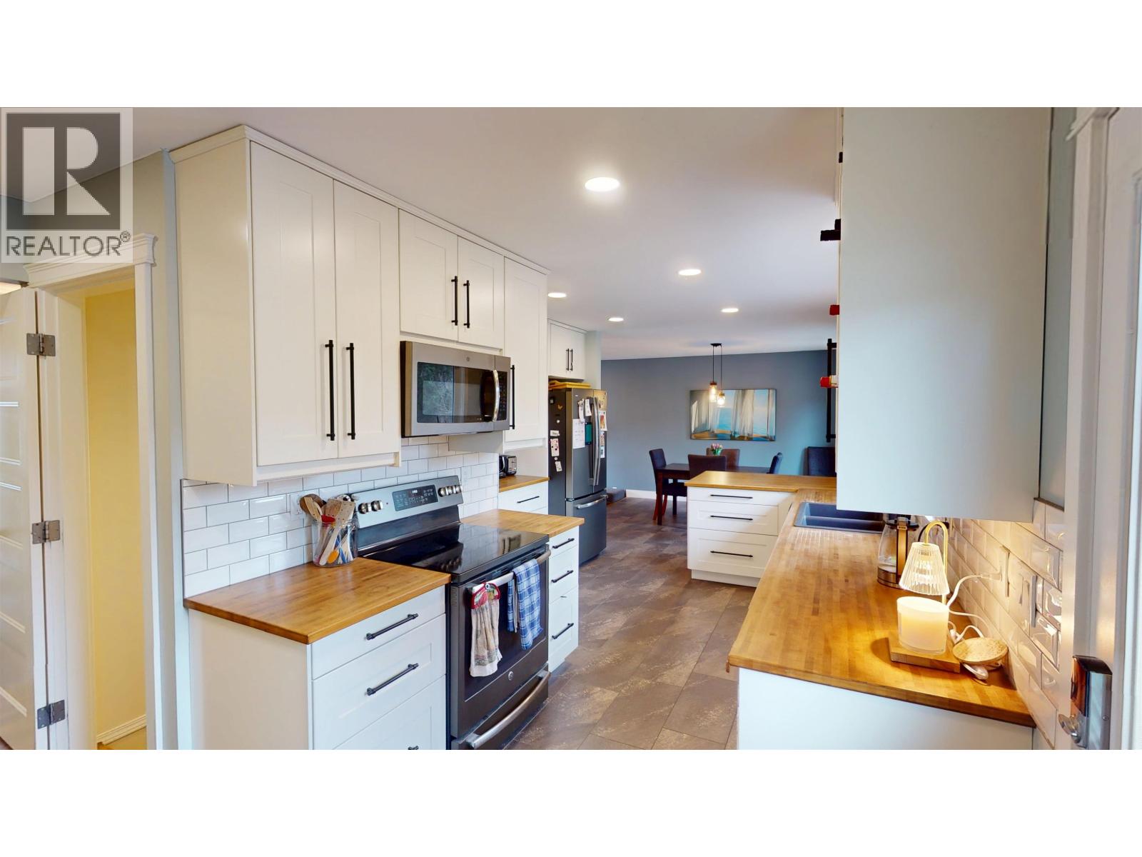 140 LEONARD STREET - 13