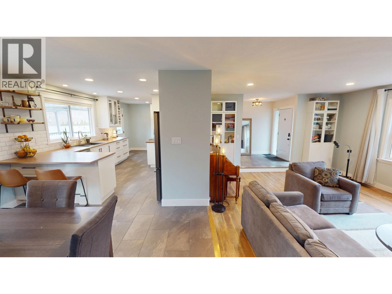 140 LEONARD STREET - 6