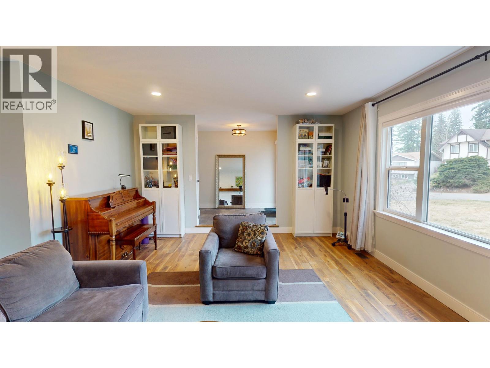 140 LEONARD STREET - Image 3