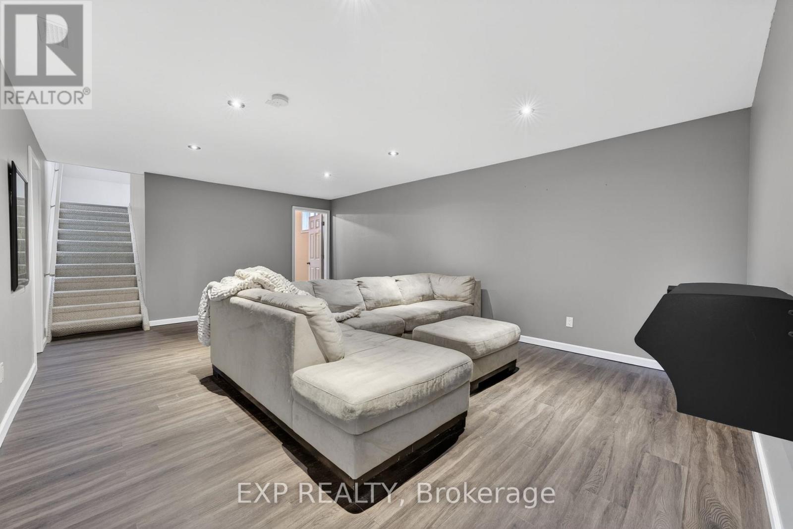 25 MCQUADE DRIVE — photo 20
