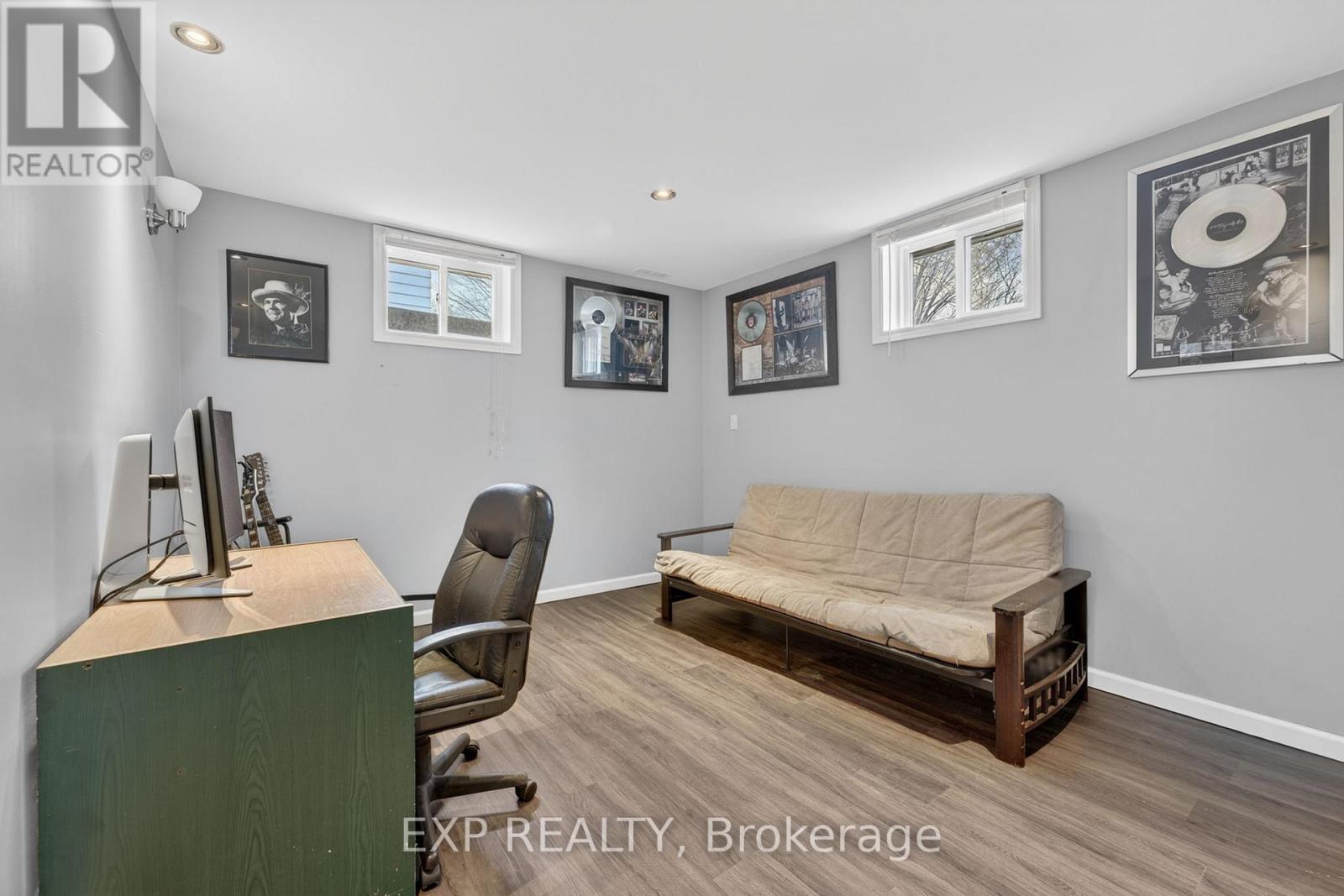 25 MCQUADE DRIVE — photo 21
