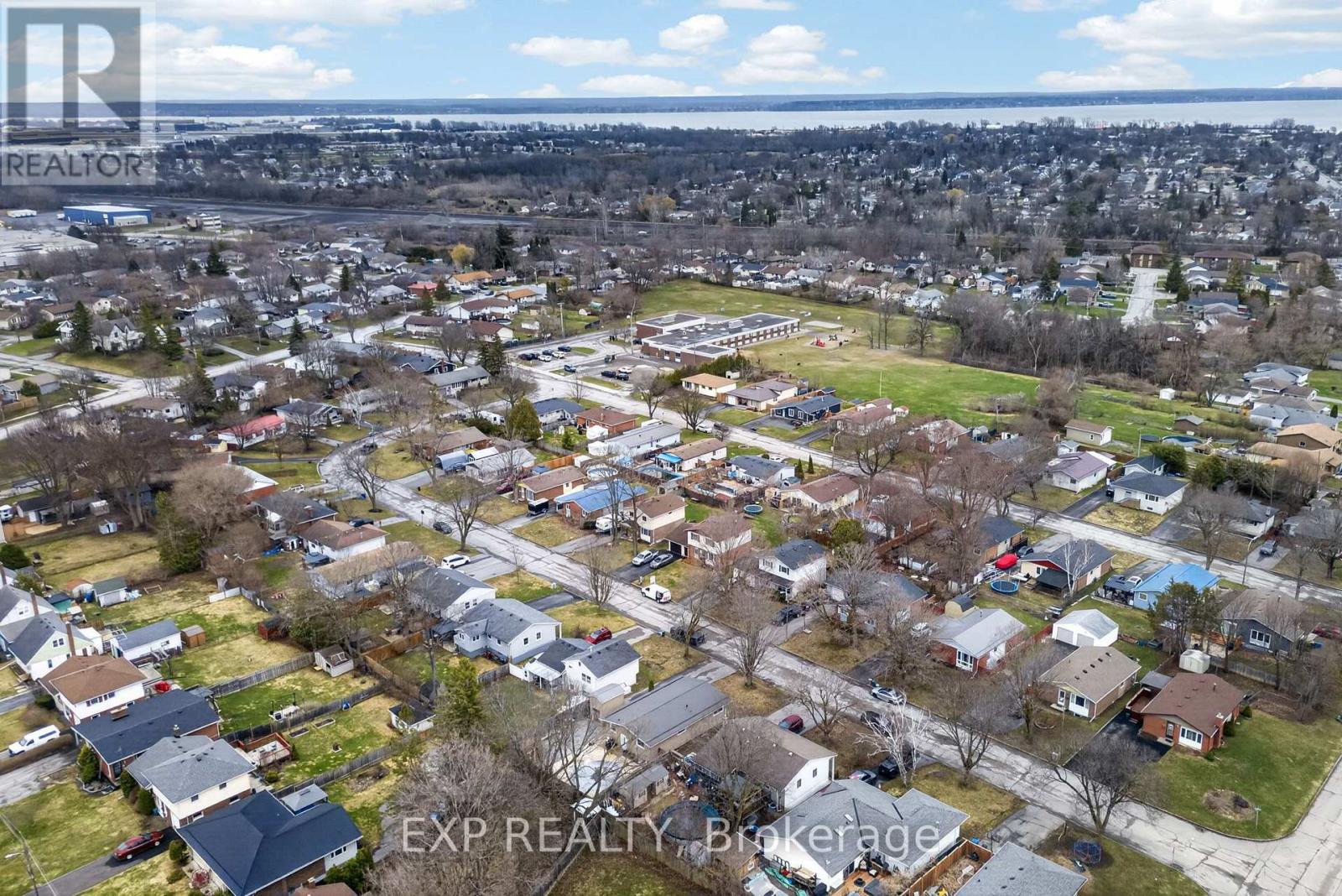 25 MCQUADE DRIVE — photo 31