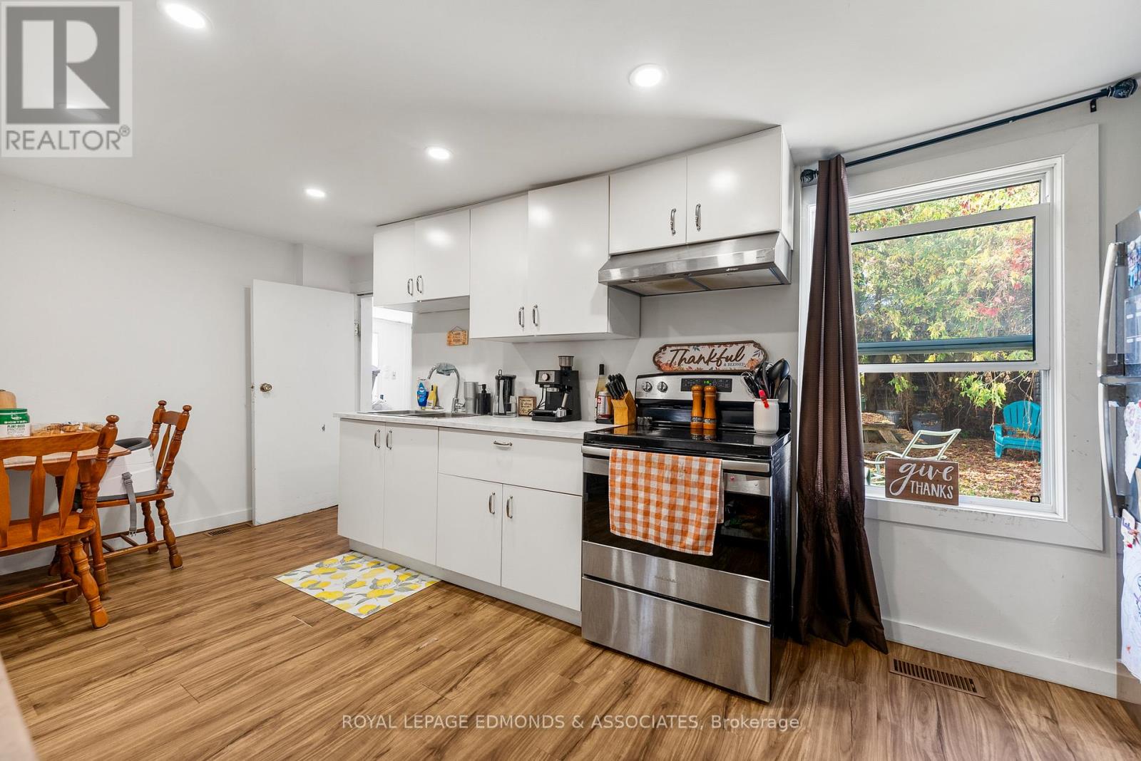 388 MURRAY STREET — photo 34