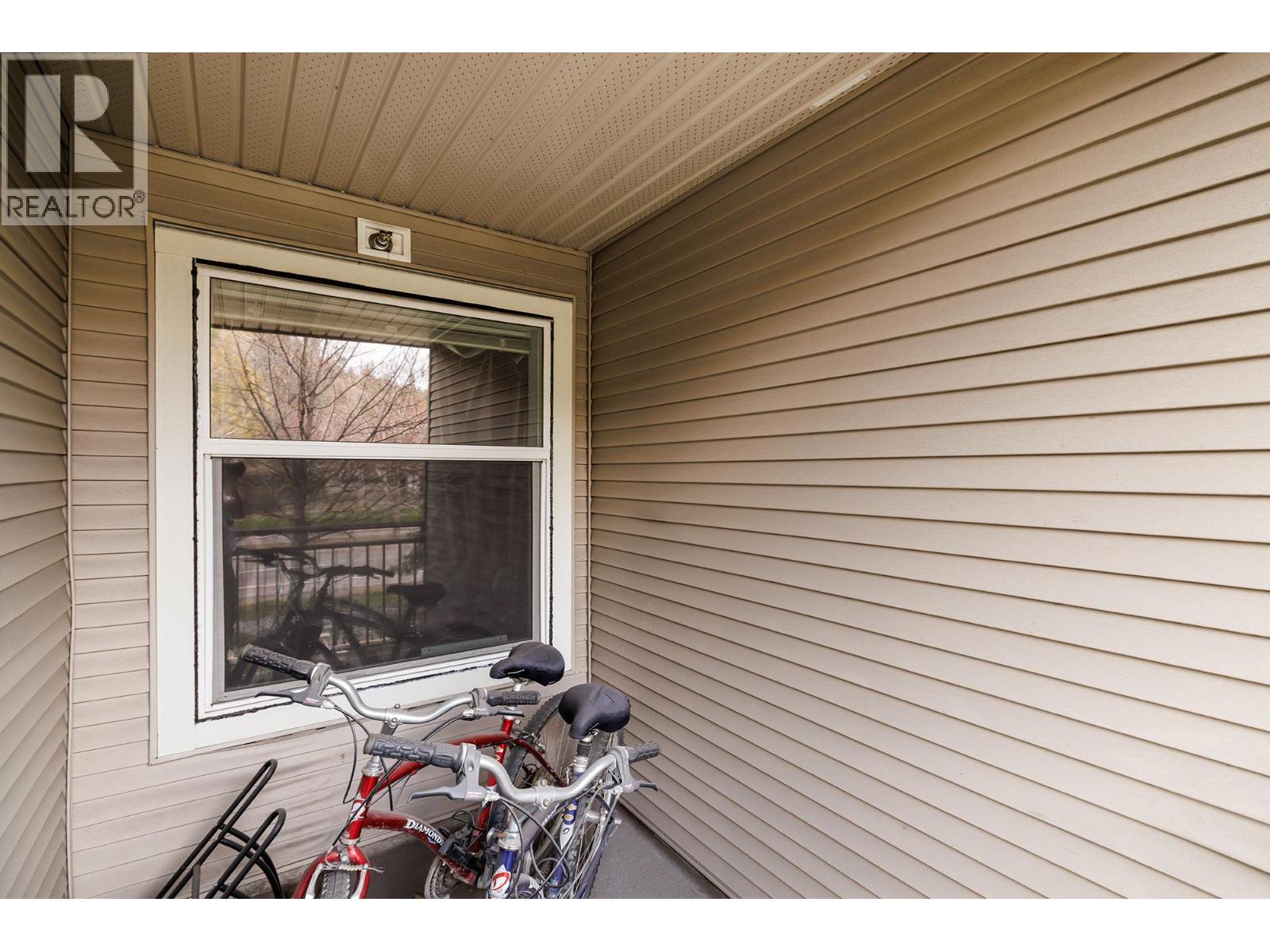 206 555 Yates Road, Kelowna