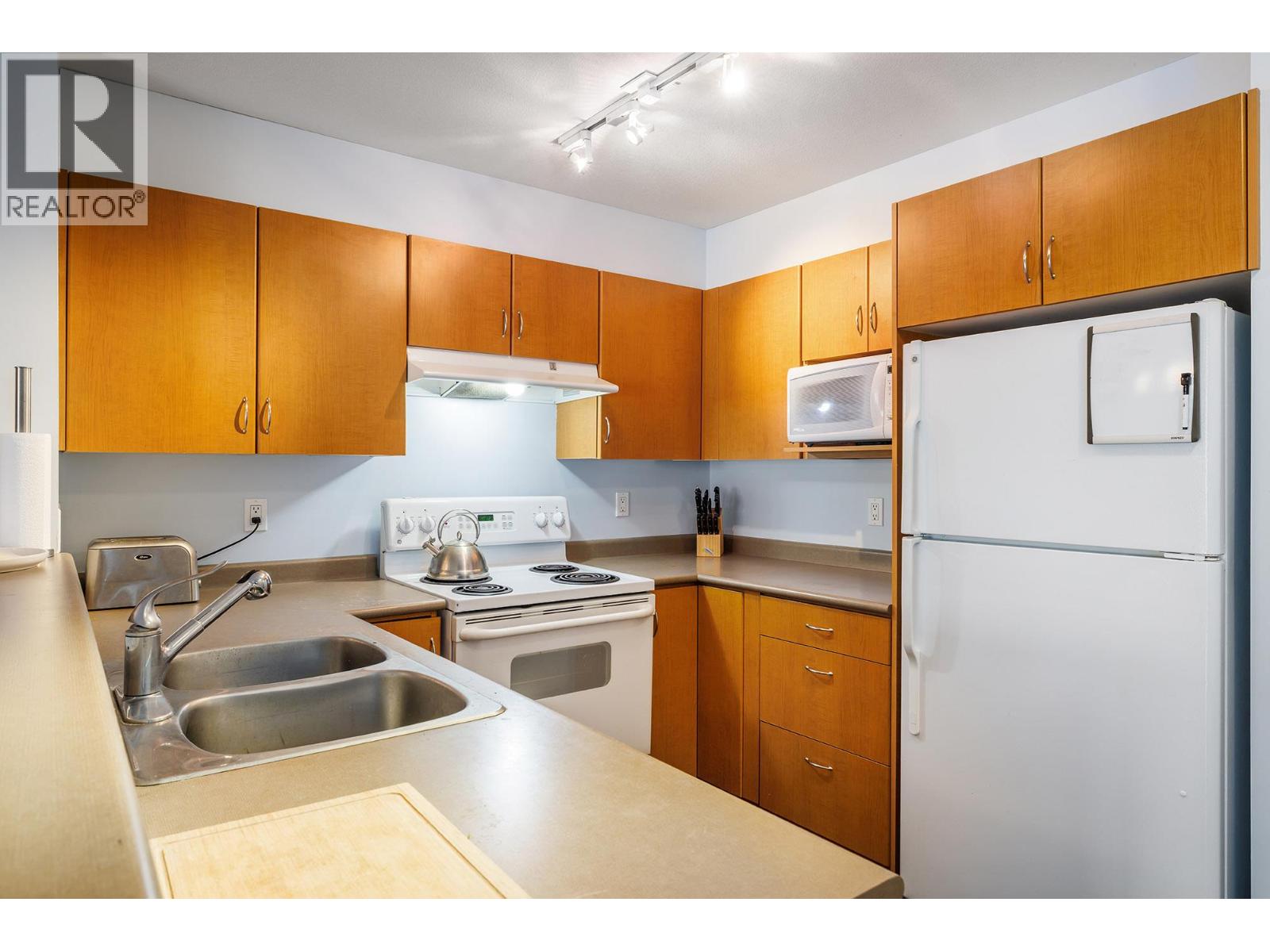 206 555 Yates Road, Kelowna