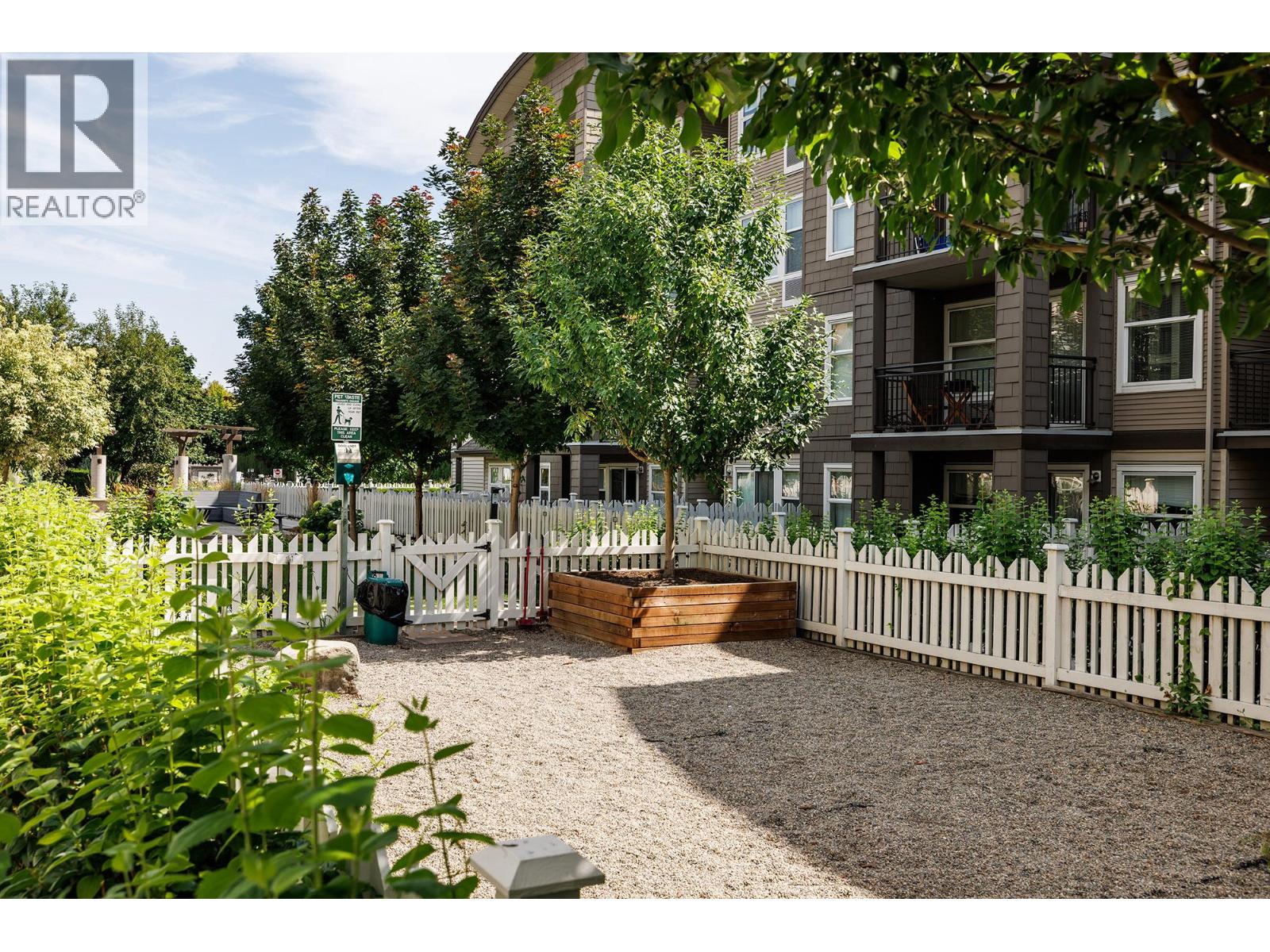 206 555 Yates Road, Kelowna