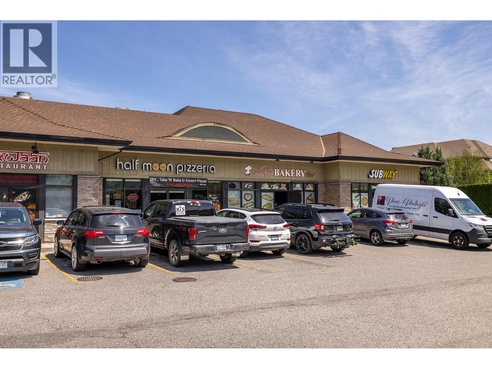 206 555 Yates Road, Kelowna