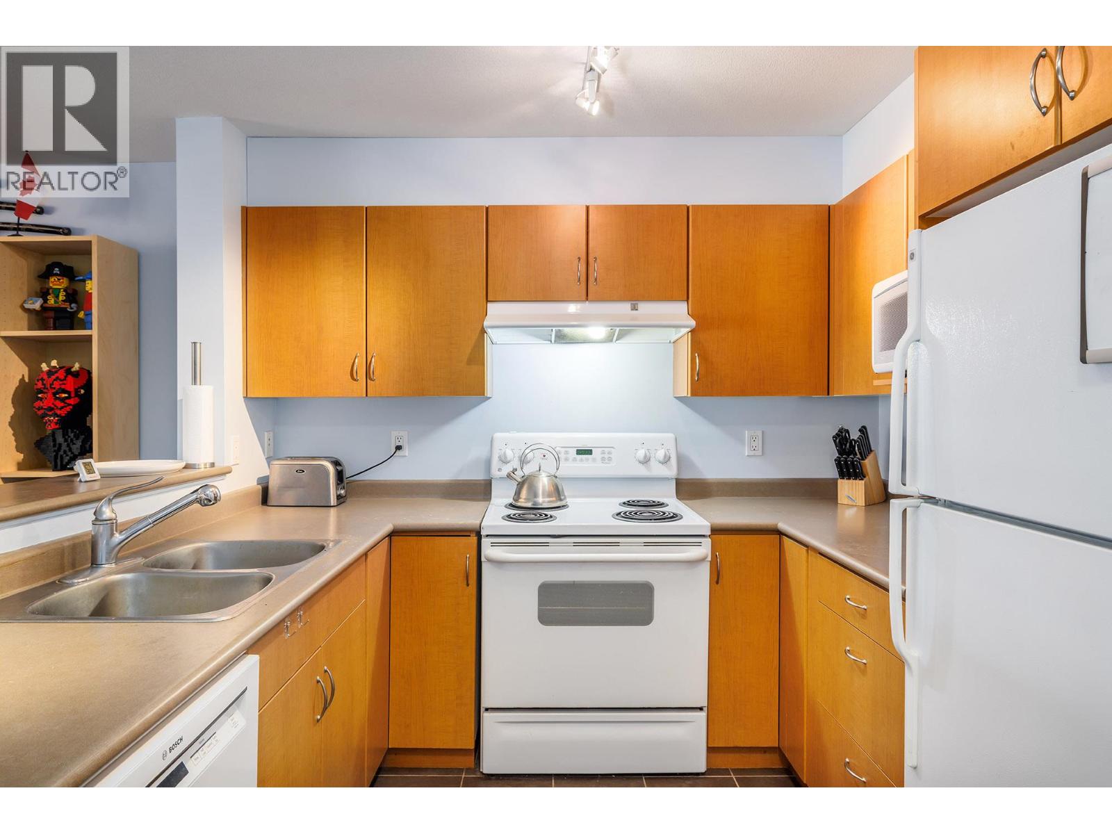 206 555 Yates Road, Kelowna