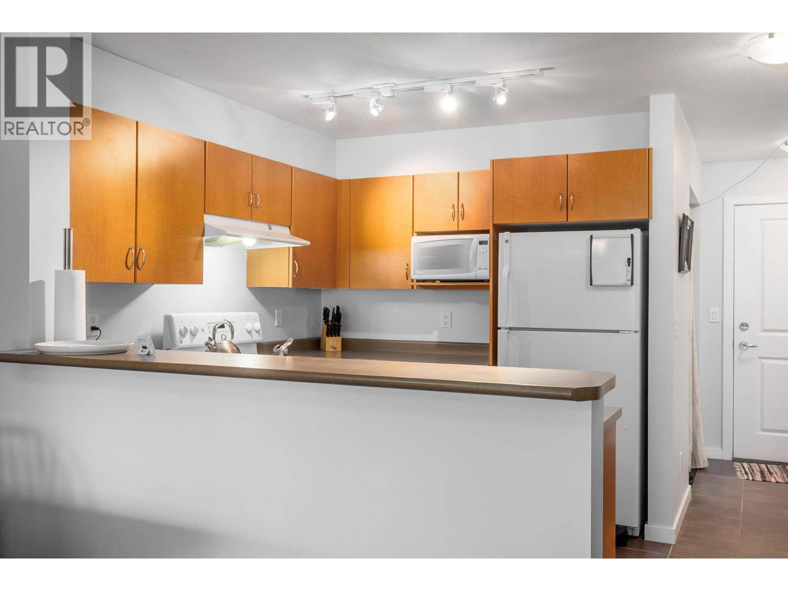 206 555 Yates Road, Kelowna