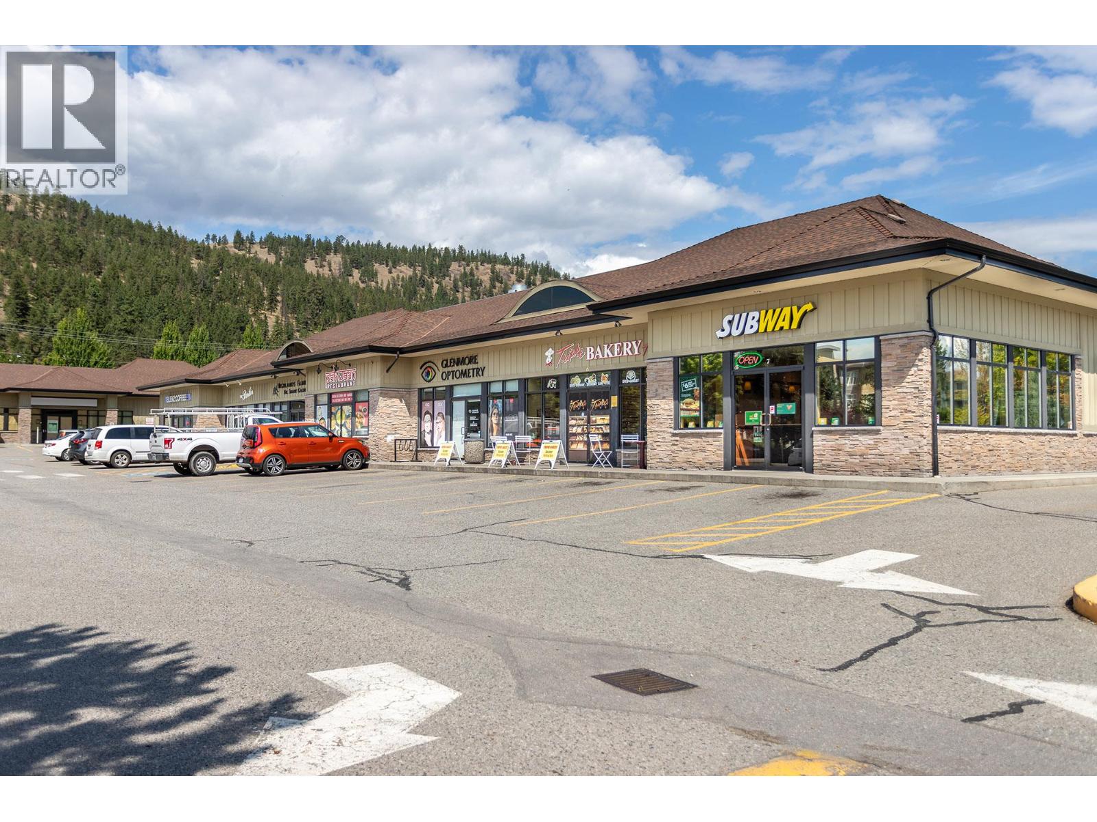 206 555 Yates Road, Kelowna